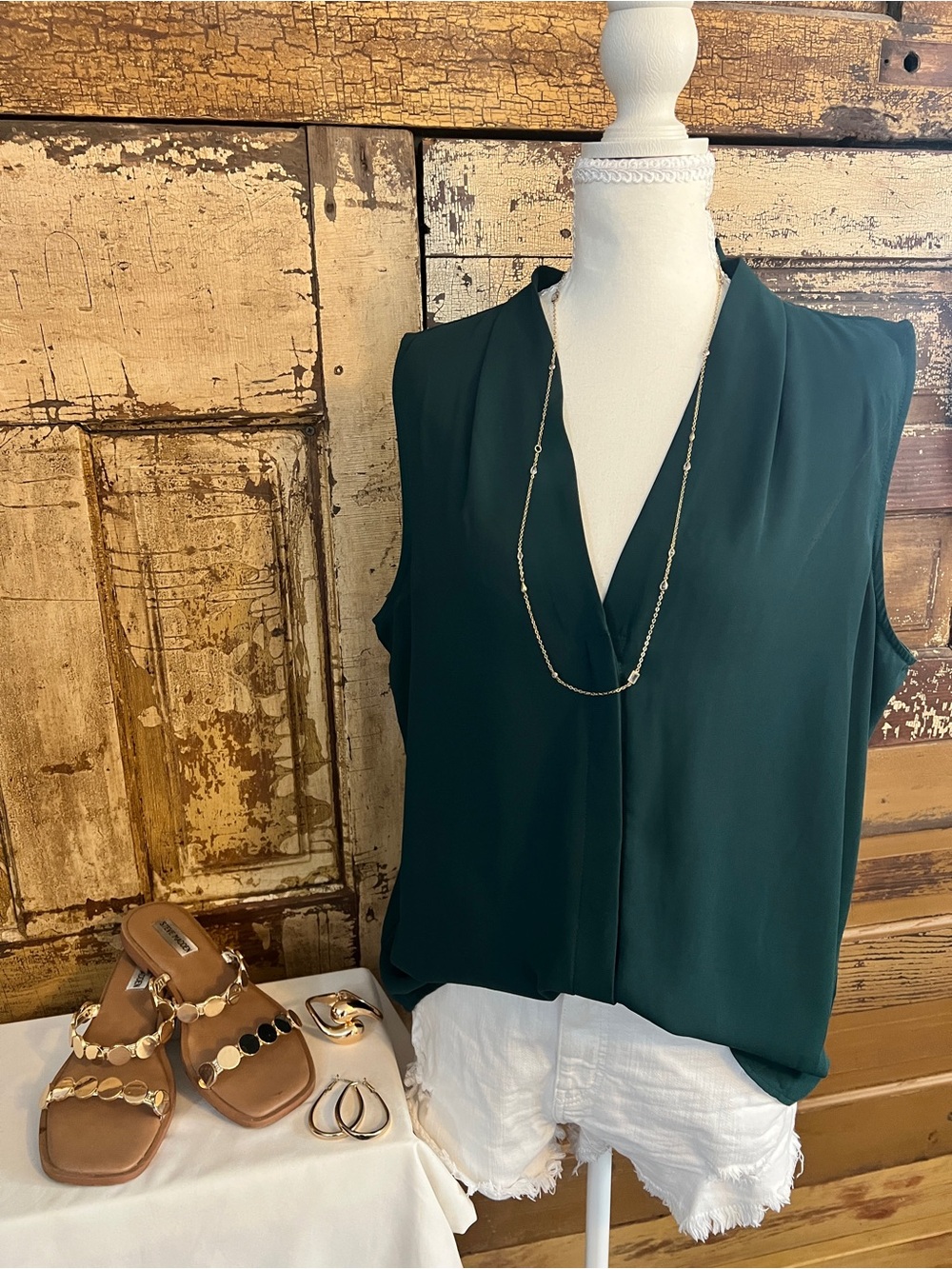 Nordstrom Rack| Sleeveless V-Neck Blouse | NWOT | Size XL